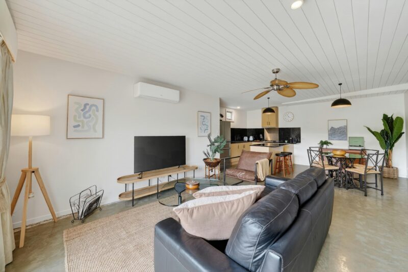 Cozy Lounge Room