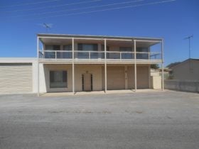 60 esplanade hardwicke bay