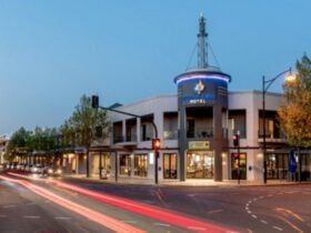 Mawson Lakes Hotel
