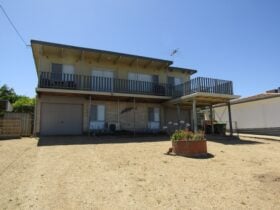 15 Tiddy Widdy Beach Rd