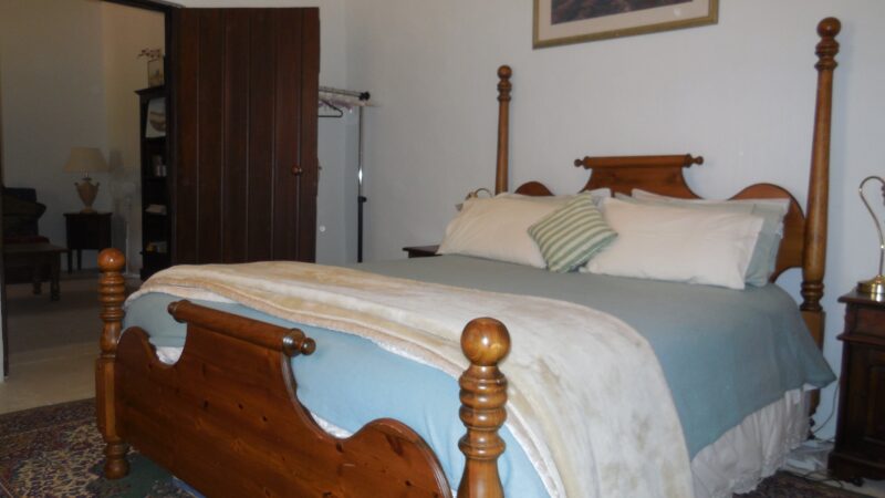 Comfy Queen size bed