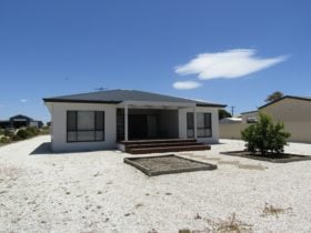 15 Giles Street East