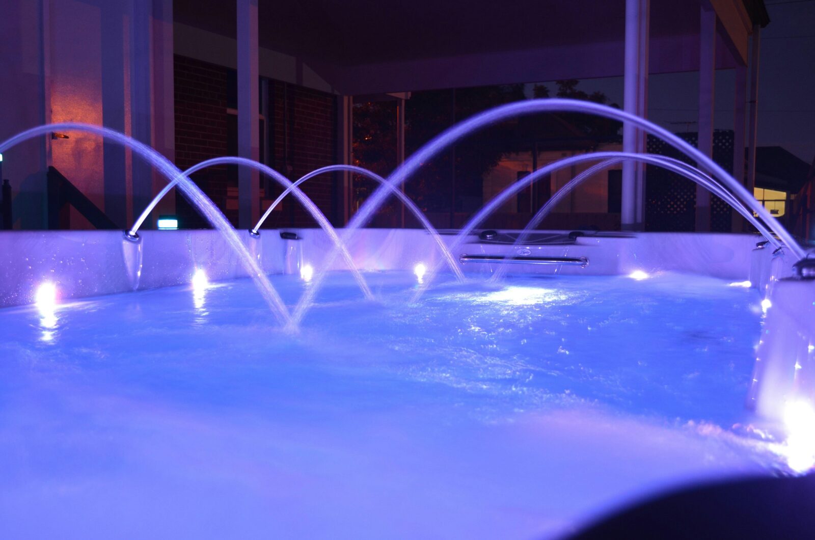 Swim Spa / Plunge Pool. Heated entire year. Water fountains, massage jets, lighting