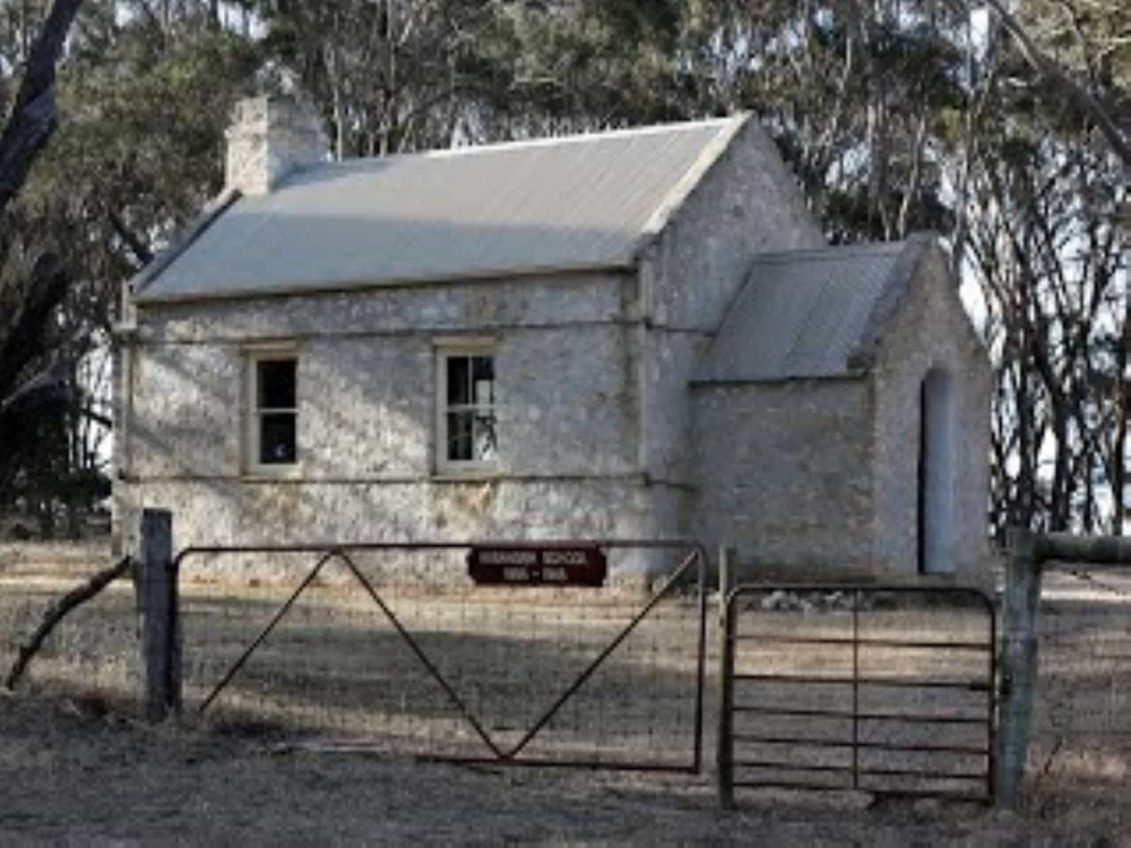Old Wisanger School