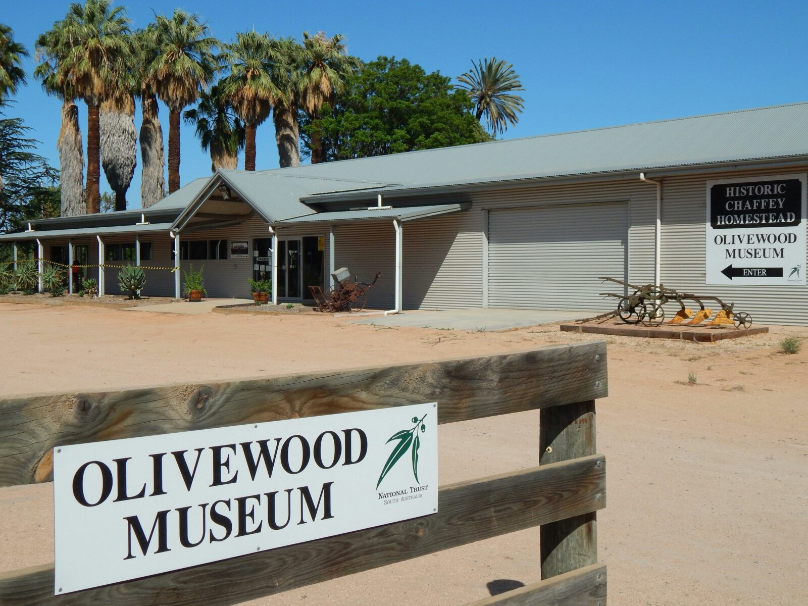 Enter through our Charles Chaffey Centre which has many Renmark development displays.