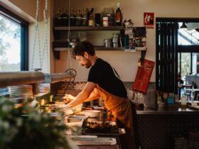 LOT.100 Head chef in kitchen
