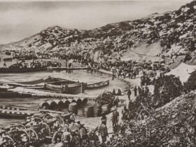 A black and white photograph of ANZACs landed at Gallipoli