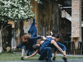 artists share moments, outdoor performance