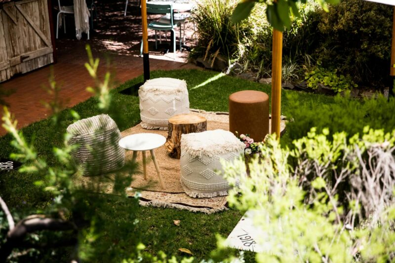Perfect for an afternoon with friends, lunch with family, parties and of course weddings!