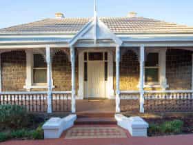 Charming Federal Style Building - Cellar Door