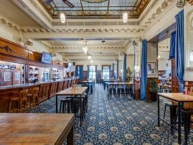 Harrysbar Harrys Tattersalls sit down meals does best chicken schnitzels