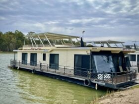 Class Act houseboat
