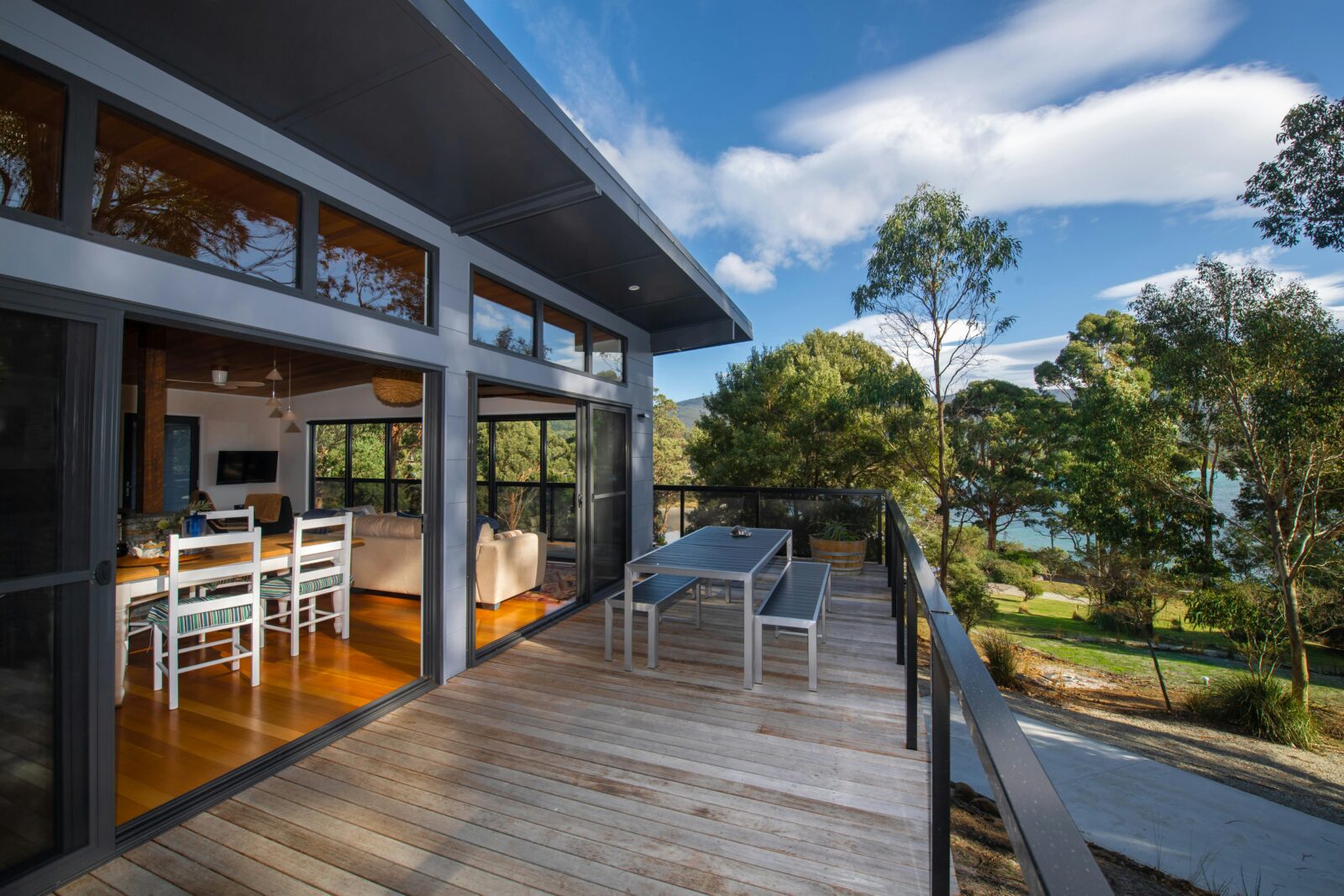 Advententure Bay Beach House deck