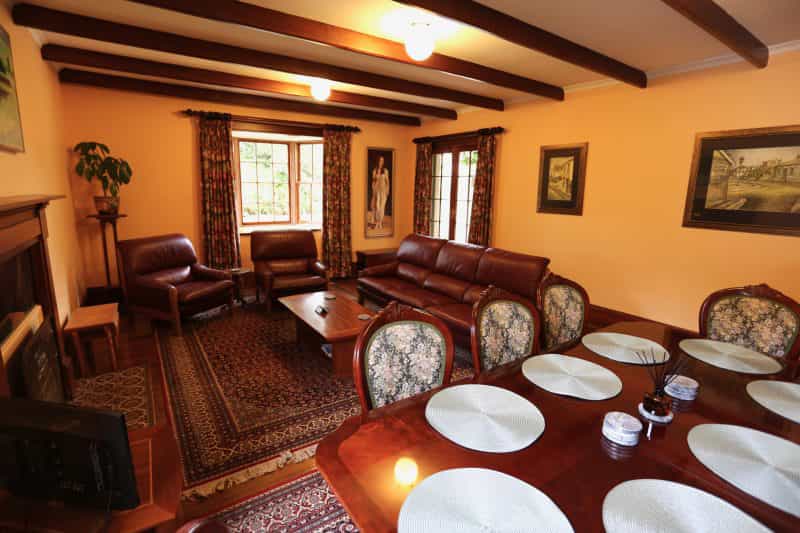 warm and cosy colonial lounge room