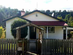 Brothers Town Cottage