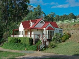 CRABTREE RIVER COTTAGES
