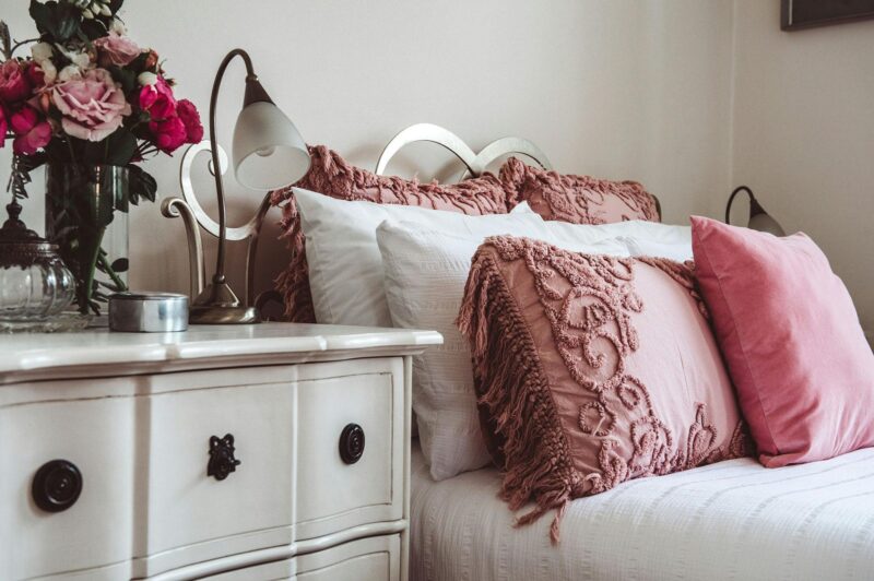 Beautiful corner room with queen bed andensuite
