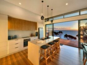 Freycinet Coastal Retreat