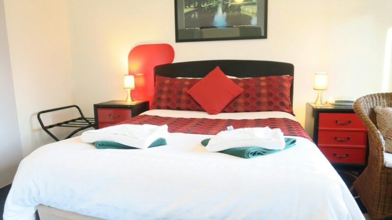 DOUBLE ROOM