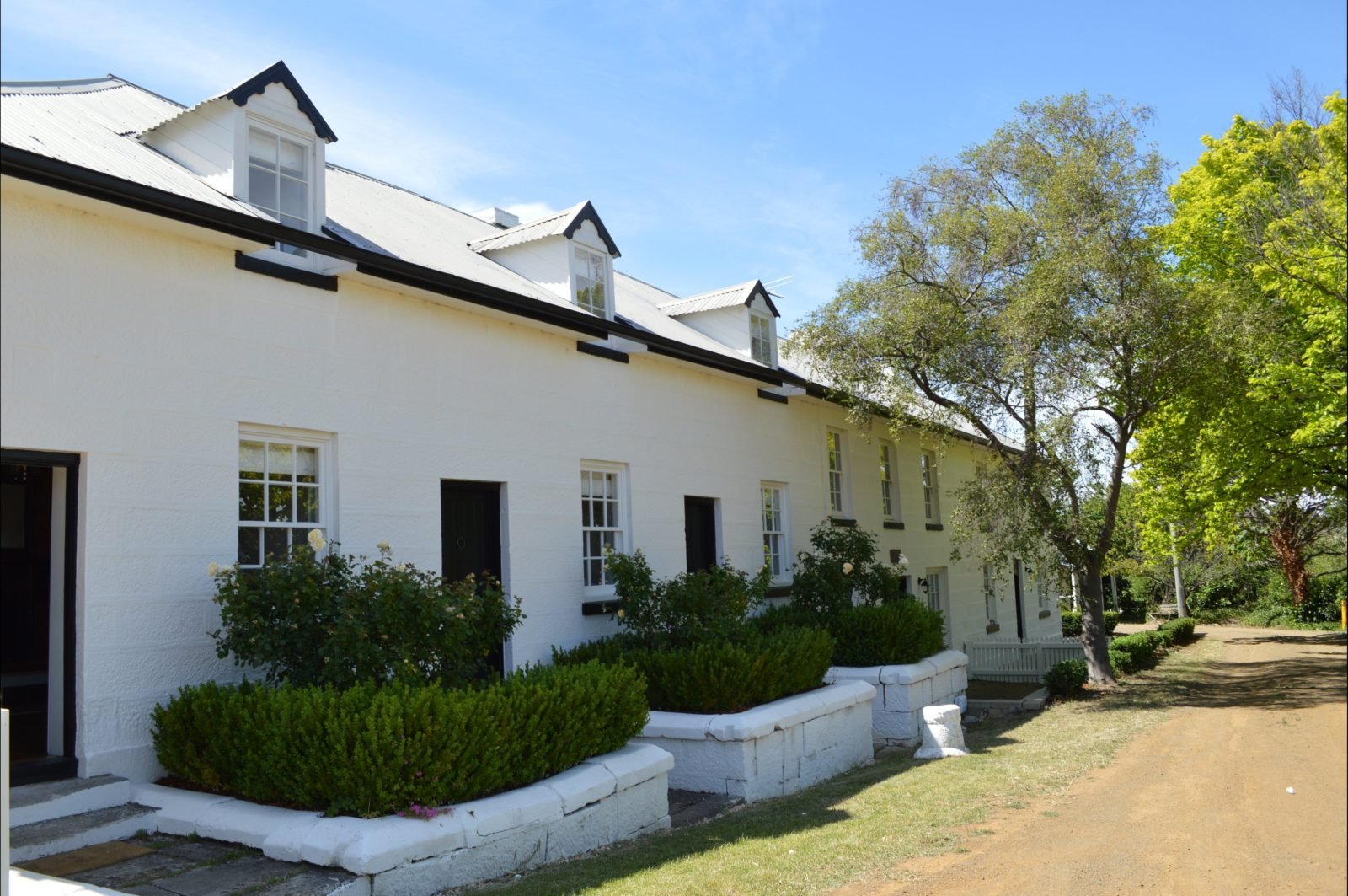 Lythgo’s Row Colonial Cottages