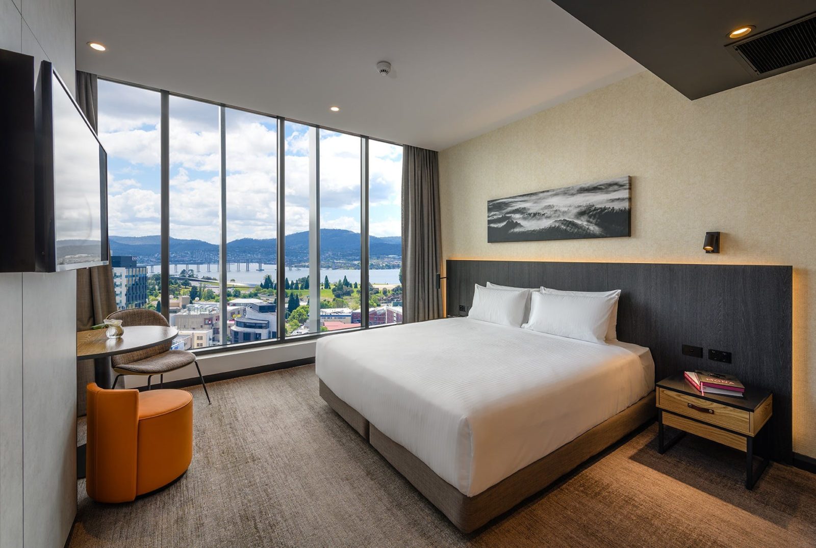 Deluxe King Room at Movenpick Hotel Hobart