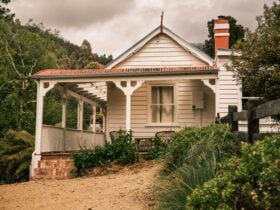 A heritage listed property nestled in the foothills of Mt Wellington NP