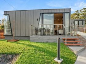 Deluxe Bay View Villa | Tasman Holiday Parks - St Helens