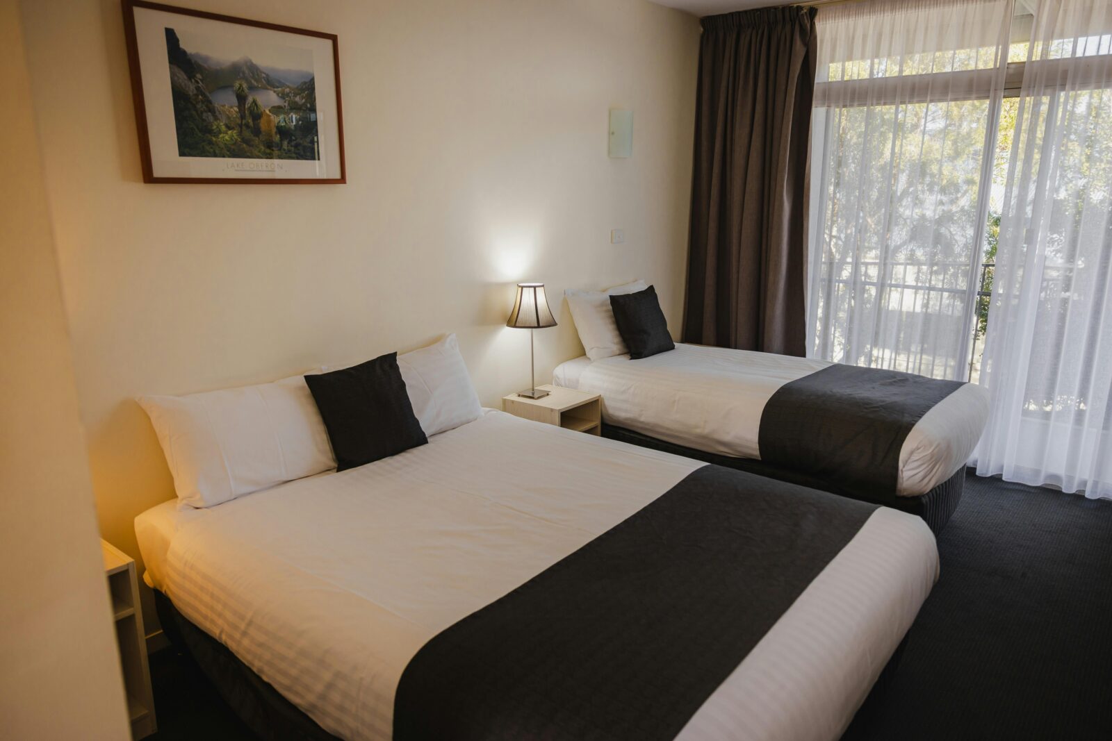 Queen & Single Room the shoreline hotel