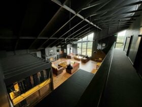 www.thousandlakeslodge.com.au