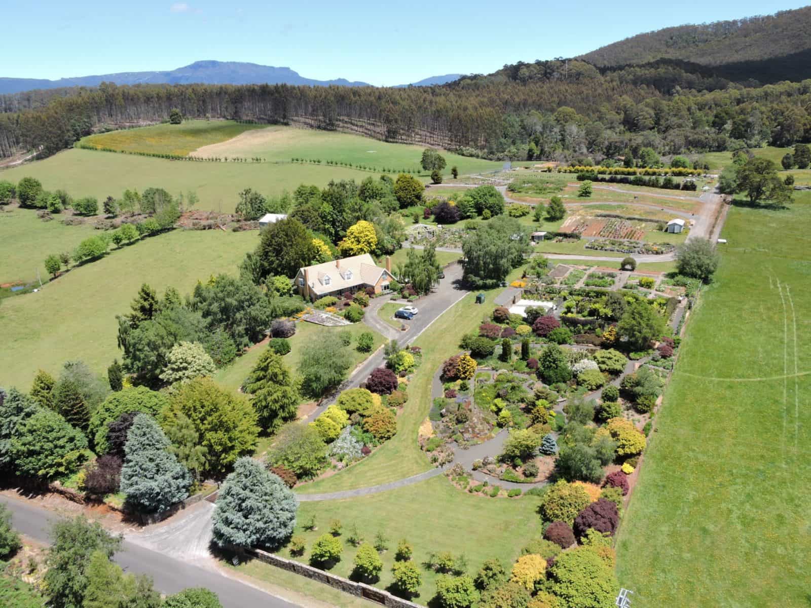 Large country garden