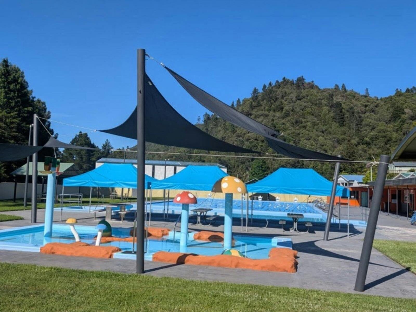 Queenstown Swimming Pool