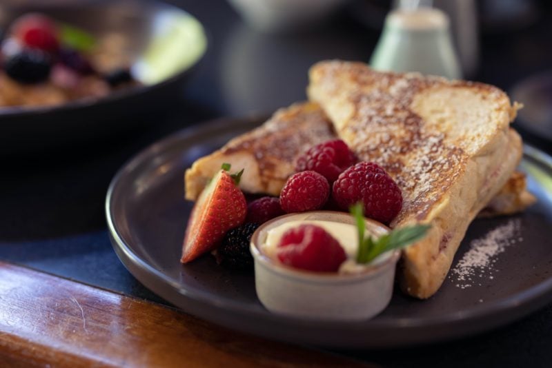 All day breakfast, lunch and dessert menus available.