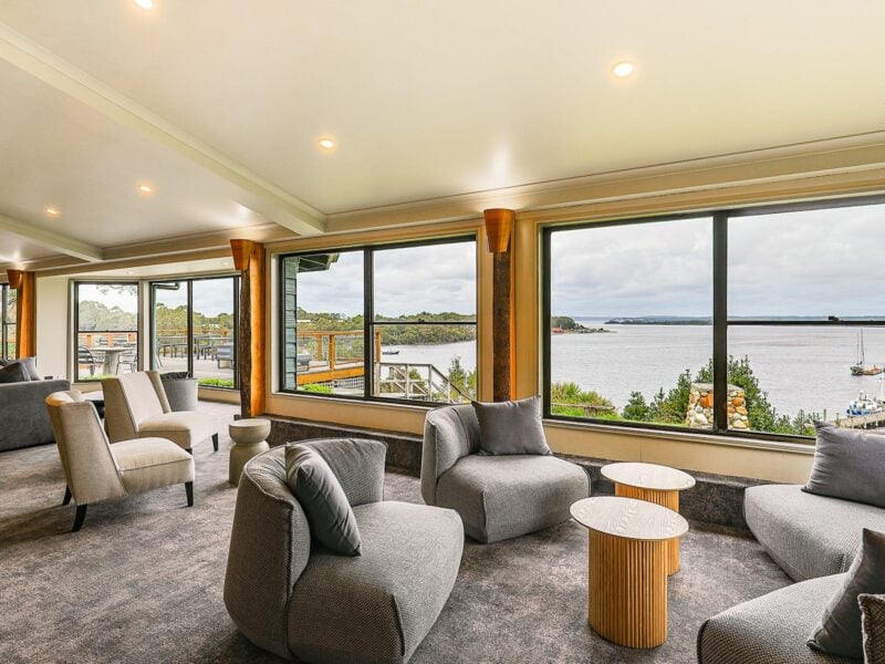 View 42 Restaurant & Bar | Lounge seating