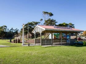 Johnsons Beach BBQ Hut