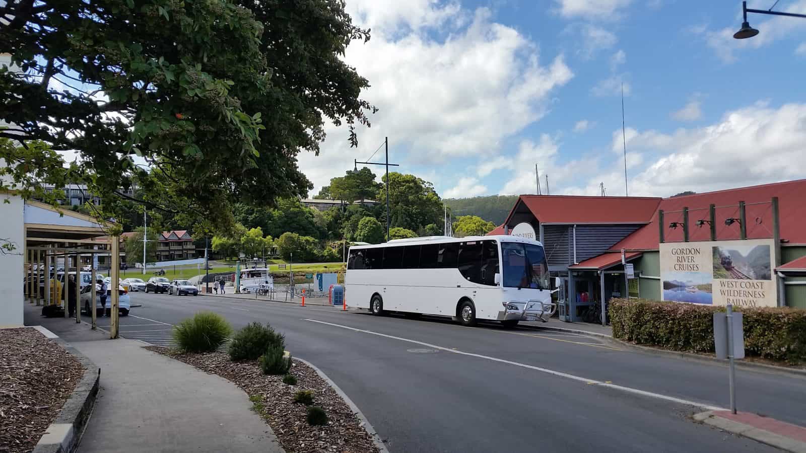 Toilet equipped, door door executive coach