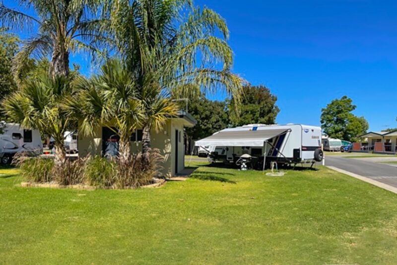 Ensuite & Powered Sites