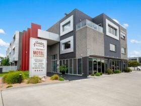 Bridges on Argyle exterior