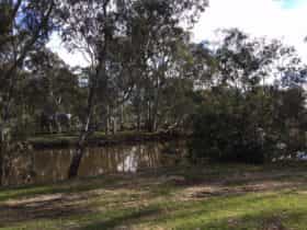 Caseys Weir