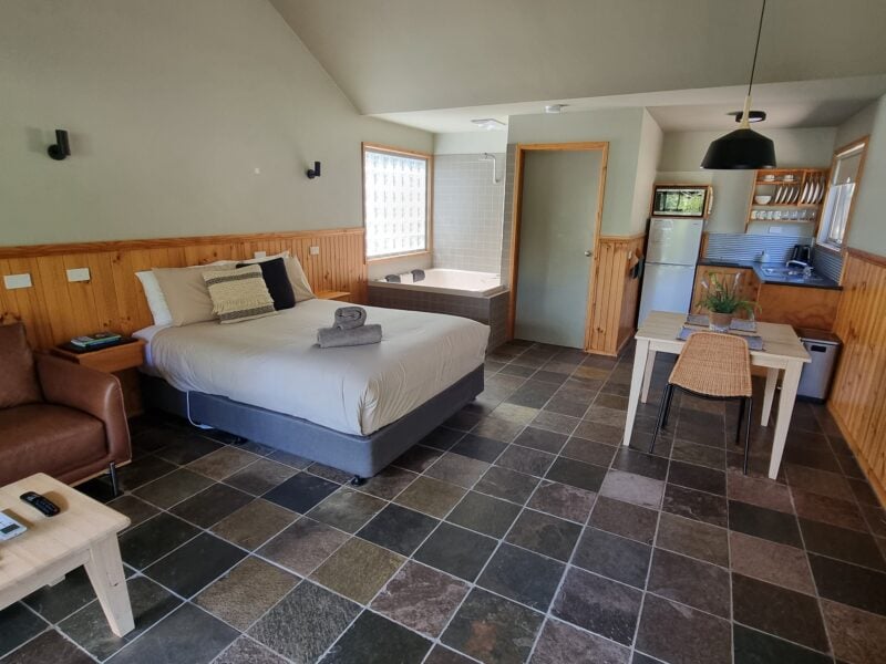 kitchen & dining area