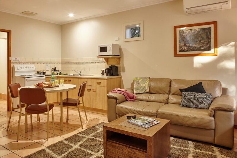 Open plan lounge/dining