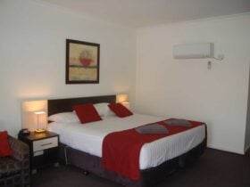 Horsham Mid City Court Motel