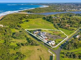 Logans Beach Apartments