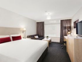 Mercure Guestroom