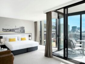 Peppers Docklands - Peppers King with Balcony
