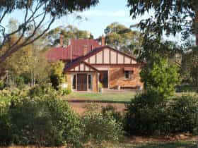 Lovely, private getaway; very quiet and peaceful