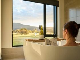 Unwind in a romantic bath, sipping wine as you gaze over the breathtaking Grampians views.