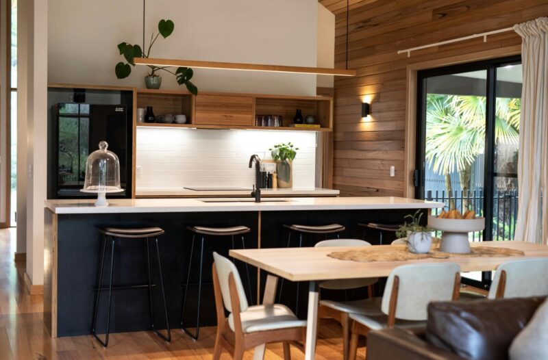 Kitchen with Dining Table