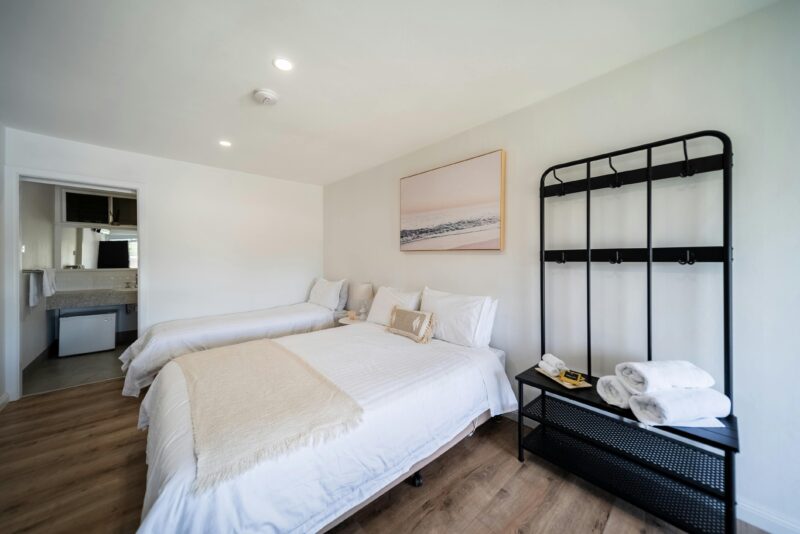 Layout of queen and single bed room