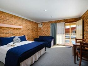 Picture showing two bed representing a twin room.