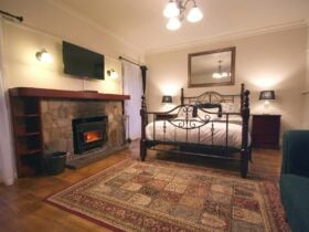 Evora bedroom